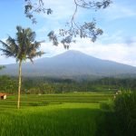 Gunung Slamet: Atap Tertinggi Provinsi Jawa Tengah